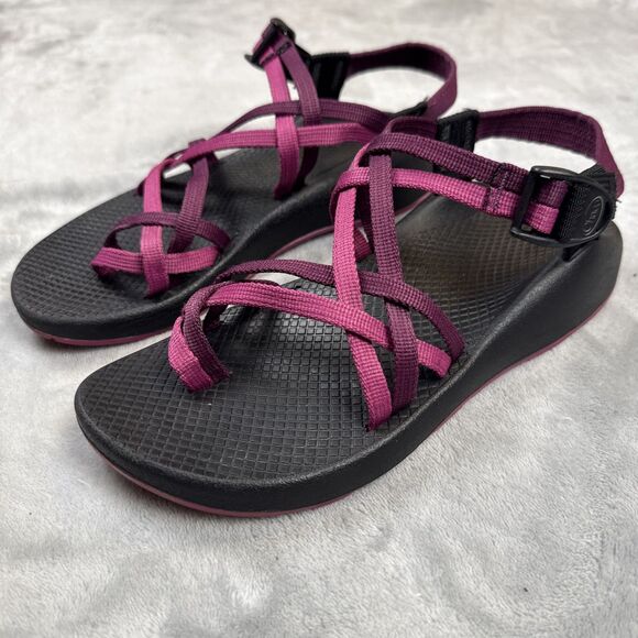 Chaco Women’s Sandals Size 8 Purple Pink Toe Loop Strappy Sport Outdoor Shoes - Picture 2 of 9